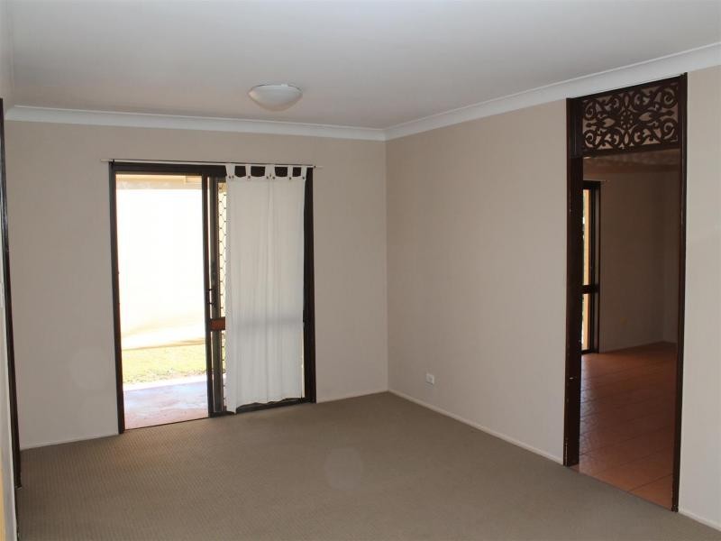 66 Poplar St, Walloon QLD 4306