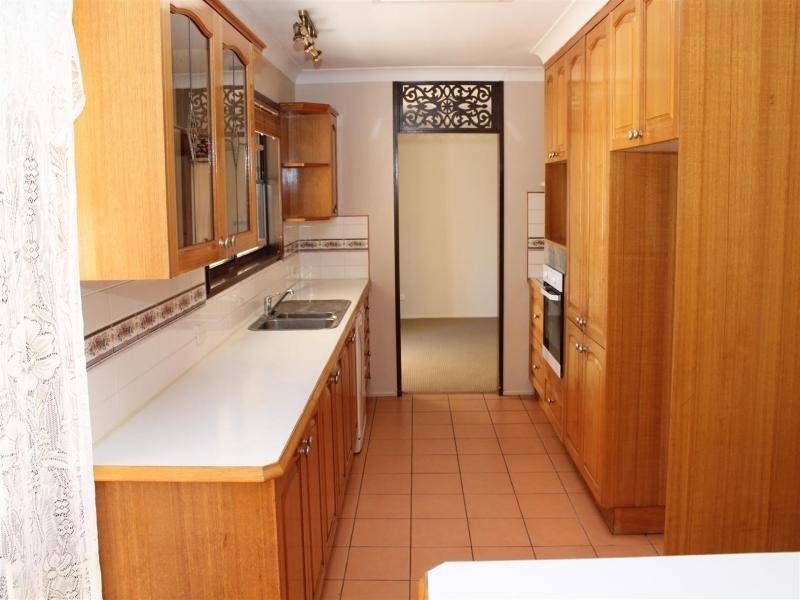 66 Poplar St, Walloon QLD 4306