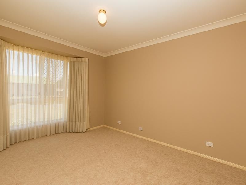 26 Bernadette Cr, Rosewood QLD 4340