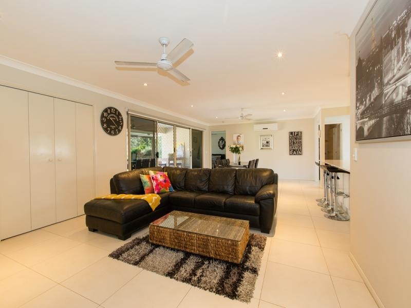 34 Chestnut Dr, Pine Mountain QLD 4306