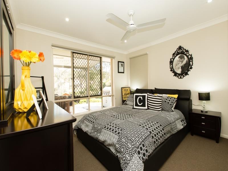 34 Chestnut Dr, Pine Mountain QLD 4306