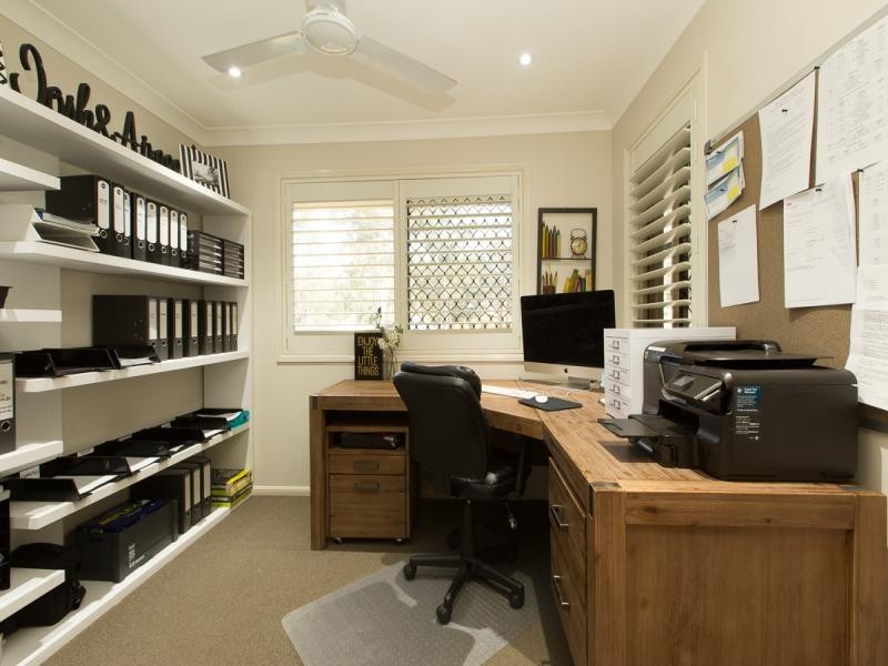 34 Chestnut Dr, Pine Mountain QLD 4306