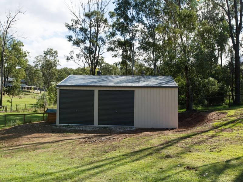 34 Chestnut Dr, Pine Mountain QLD 4306