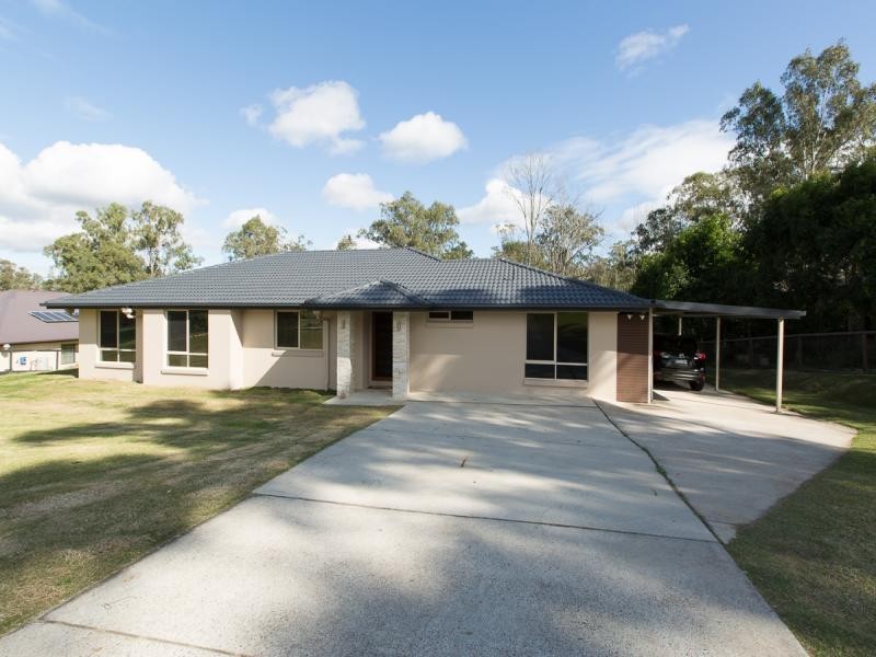34 Chestnut Dr, Pine Mountain QLD 4306