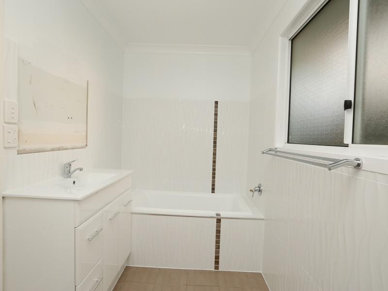 13 George Street, Newtown QLD 4305