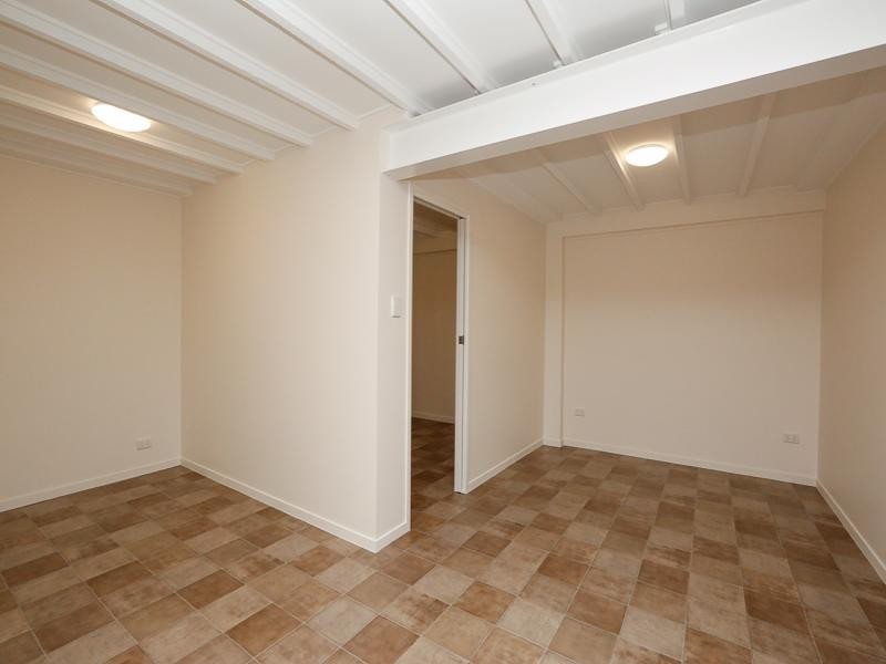 13 George Street, Newtown QLD 4305