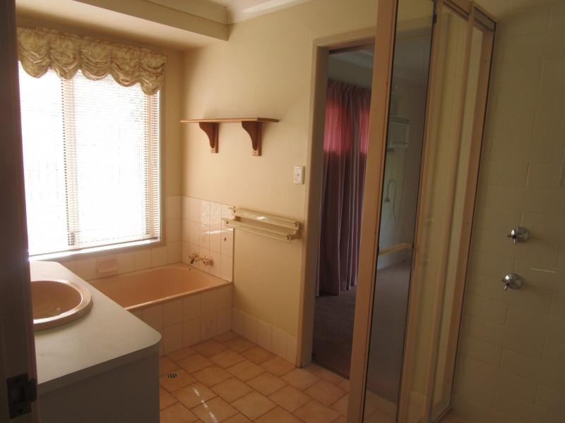 10 Kingsley Street, Walloon QLD 4306