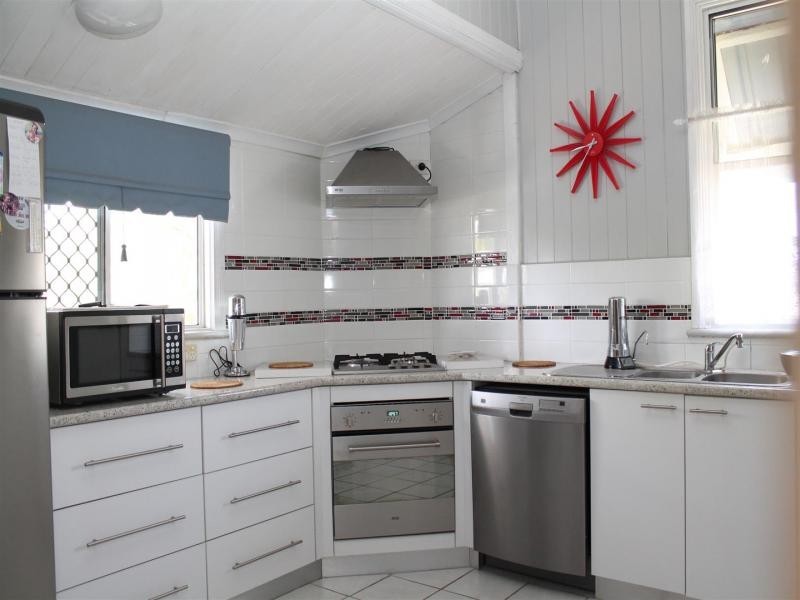 9 School St, Rosewood QLD 4340