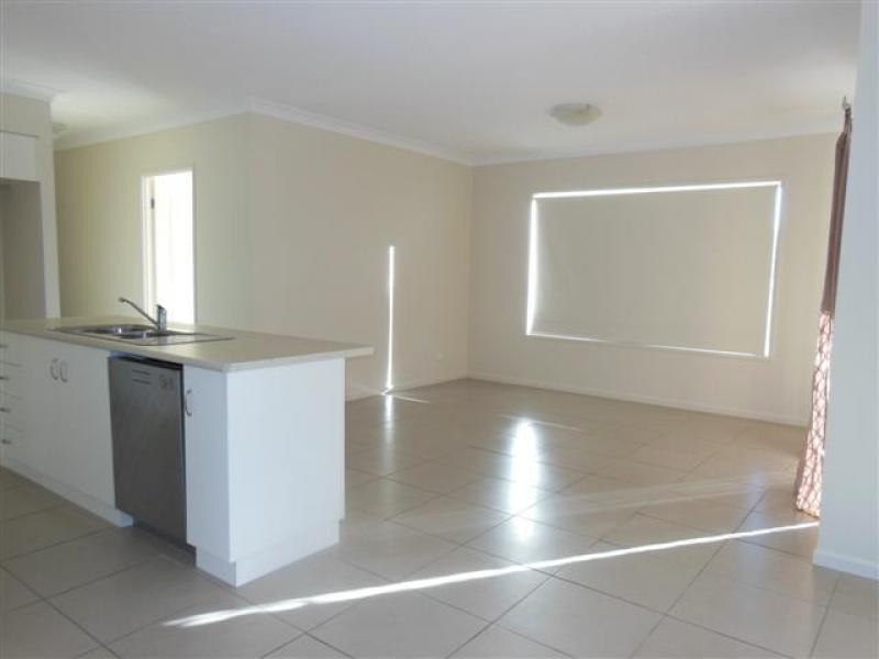 190 Thagoona-Haigslea Rd, Mount Marrow QLD 4306