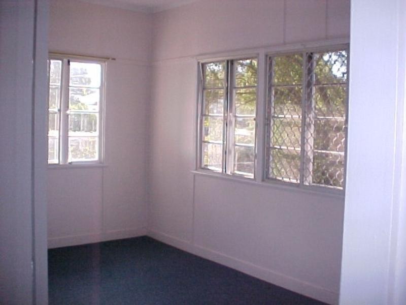 5 Casey St, Leichhardt QLD 4305