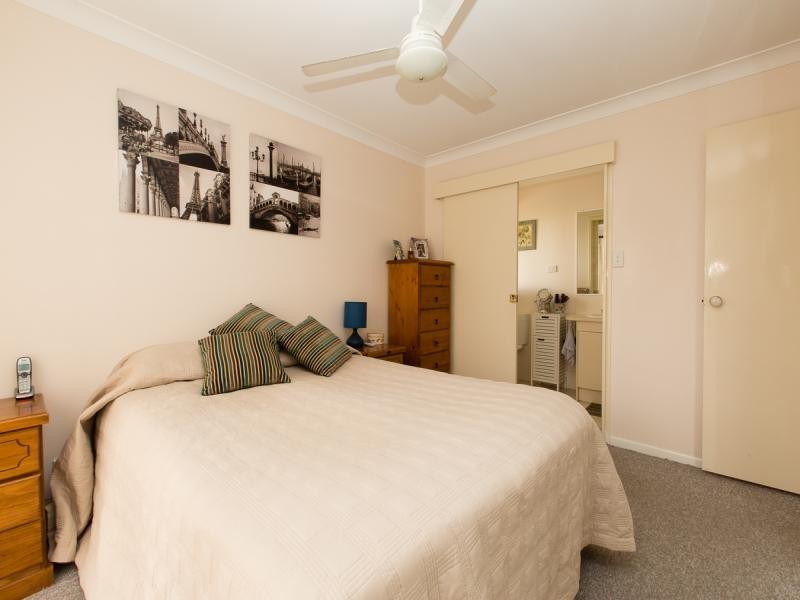 24 Bernadette Cr, Rosewood QLD 4340