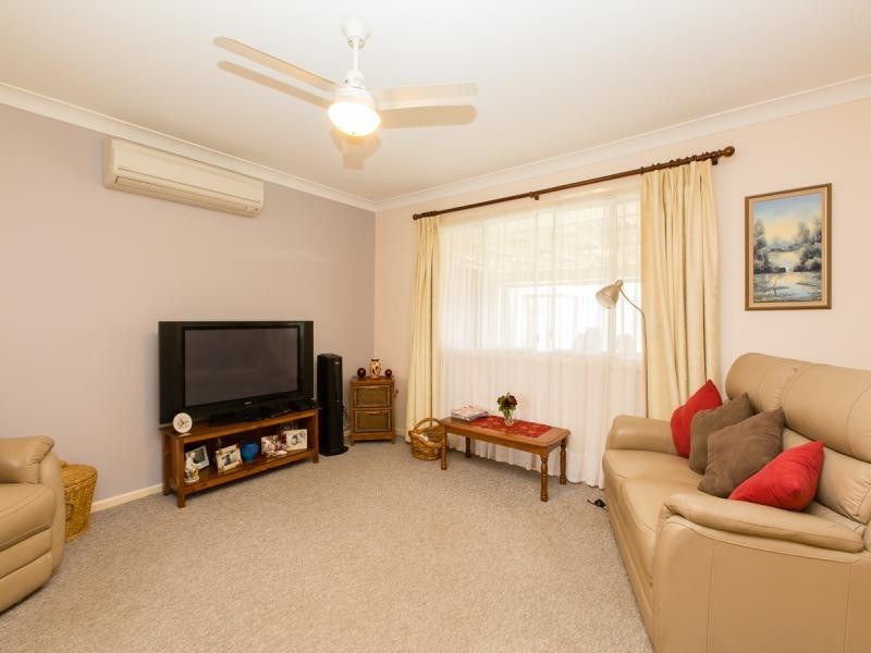 24 Bernadette Cr, Rosewood QLD 4340