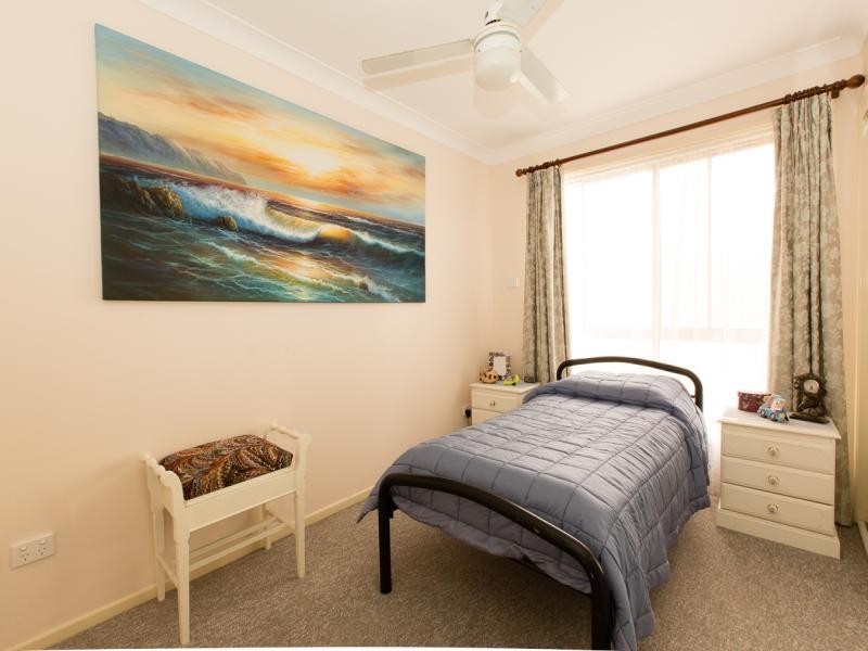 24 Bernadette Cr, Rosewood QLD 4340