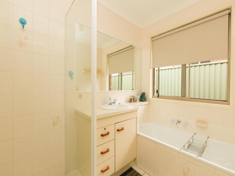 24 Bernadette Cr, Rosewood QLD 4340