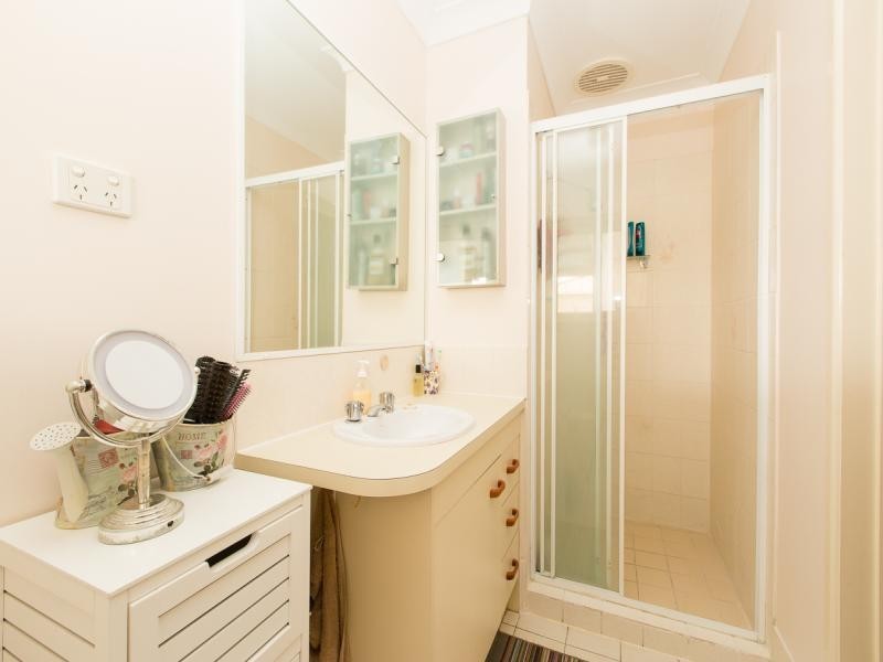 24 Bernadette Cr, Rosewood QLD 4340