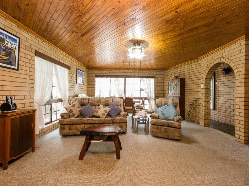 16 Glode Ave, Churchill QLD 4305