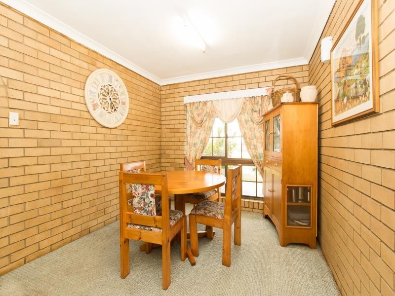 16 Glode Ave, Churchill QLD 4305