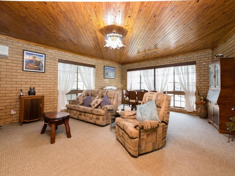 16 Glode Ave, Churchill QLD 4305