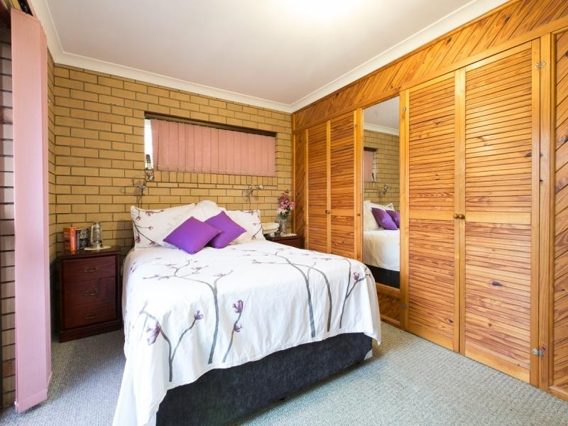 16 Glode Ave, Churchill QLD 4305