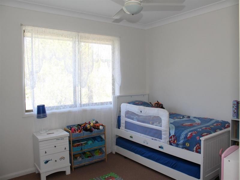 33 Hall St, Peak Crossing QLD 4306