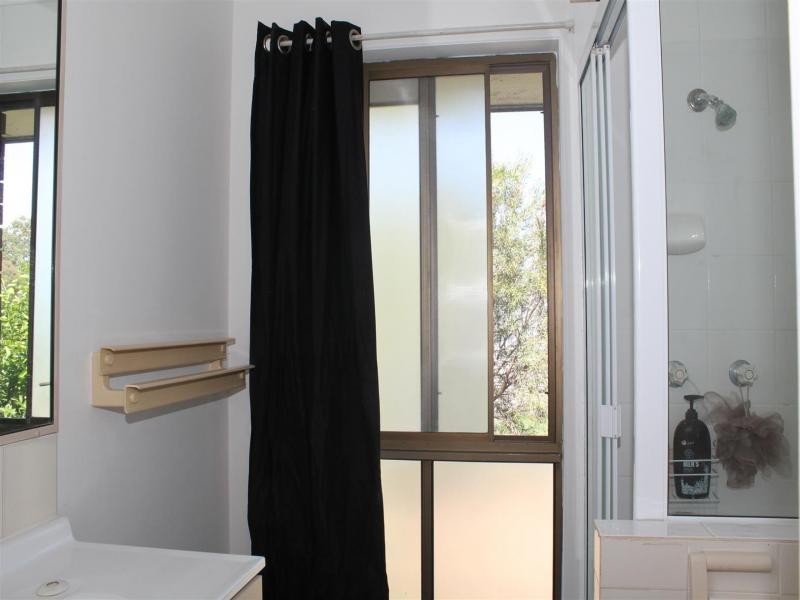 33 Hall St, Peak Crossing QLD 4306