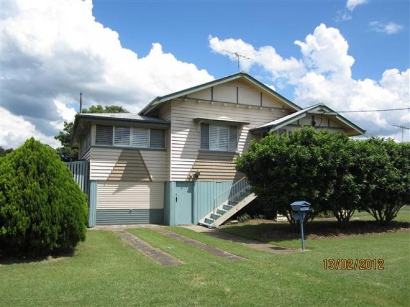 4 Edward Street, Rosewood QLD 4340