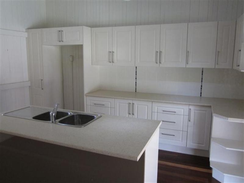 4 Edward Street, Rosewood QLD 4340