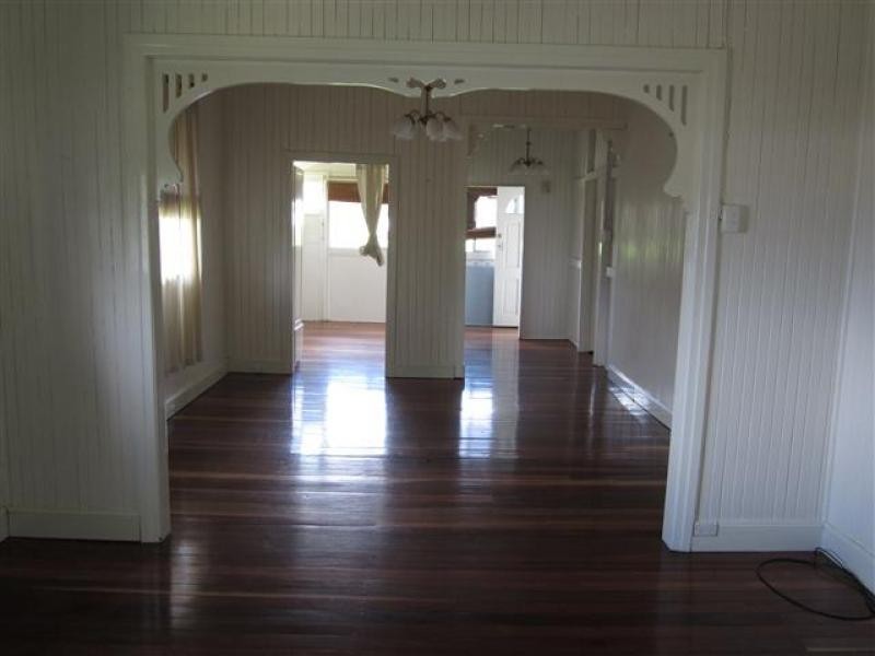 4 Edward Street, Rosewood QLD 4340