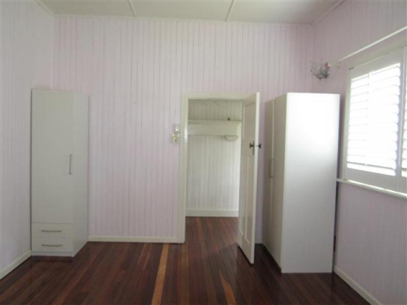 4 Edward Street, Rosewood QLD 4340