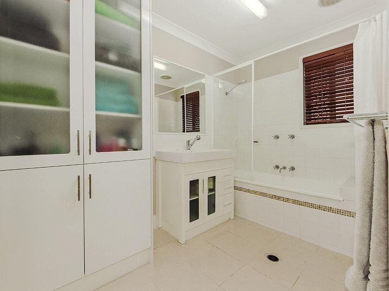 582 Karrabin-Rosewood Road, Walloon QLD 4306