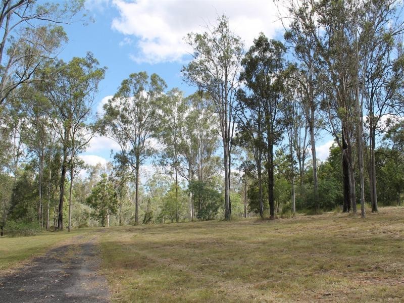 65 James Rd, Pine Mountain QLD 4306