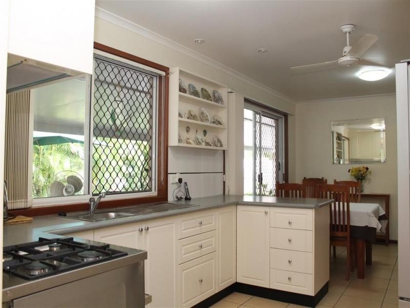 50 Flame Tree Court, Walloon QLD 4306