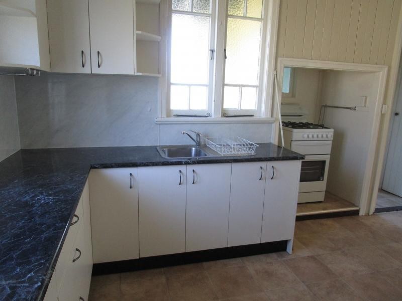 73 Warwick Rd, Ipswich QLD 4305