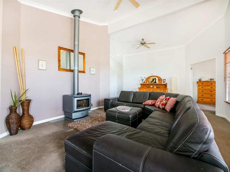 87 Archery Road, Calvert QLD 4340