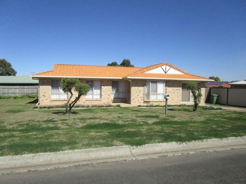 5 Dellvene Cres, Rosewood QLD 4340