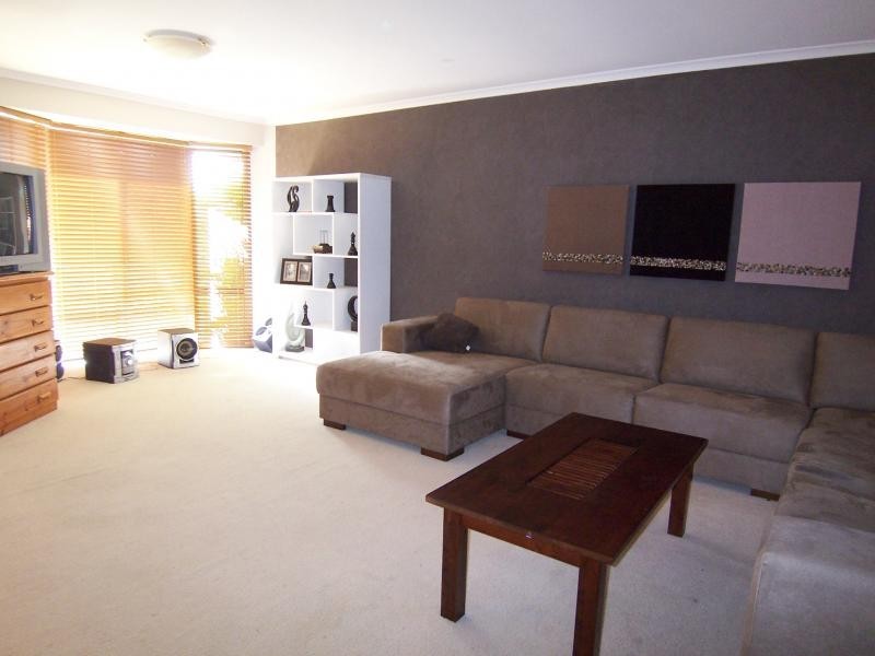 9 Ravenswood Lane, Springfield QLD 4300