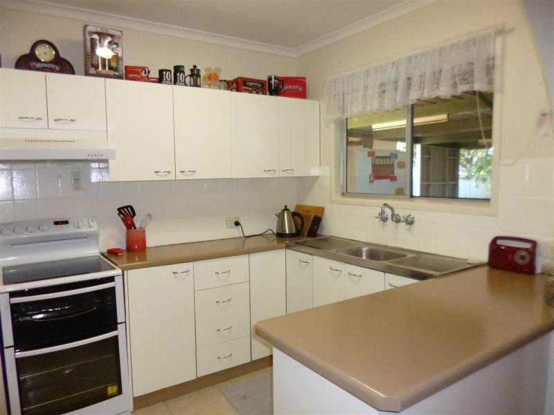 33 Bell Street, Walloon QLD 4306