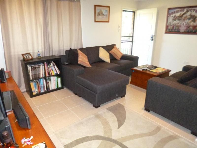33 Bell Street, Walloon QLD 4306