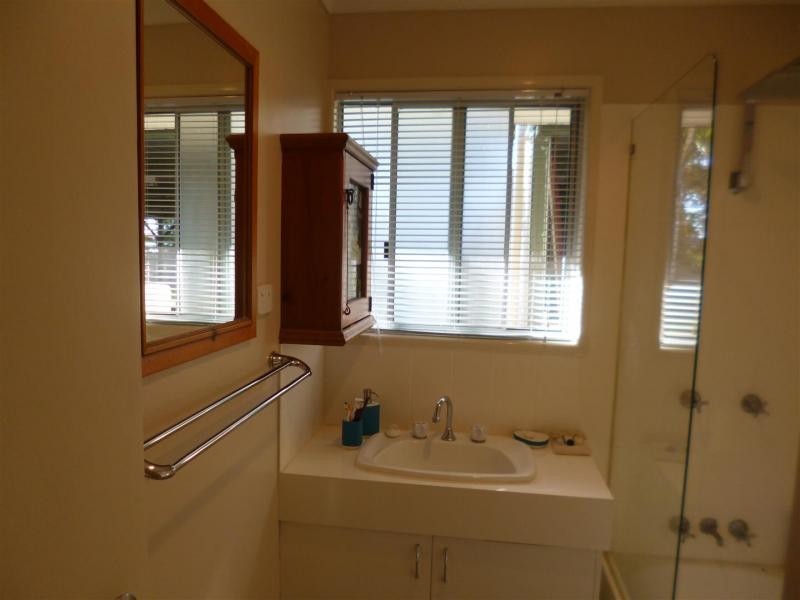 33 Bell Street, Walloon QLD 4306