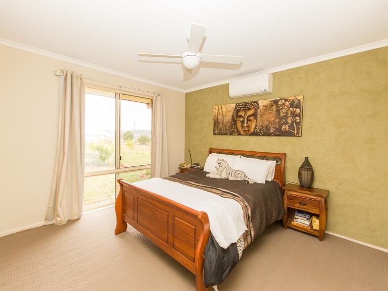 27 William St, Marburg QLD 4346