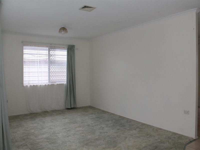 6 Bell Street, Walloon QLD 4306