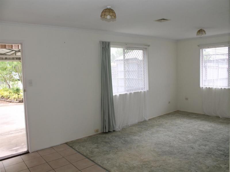 6 Bell Street, Walloon QLD 4306