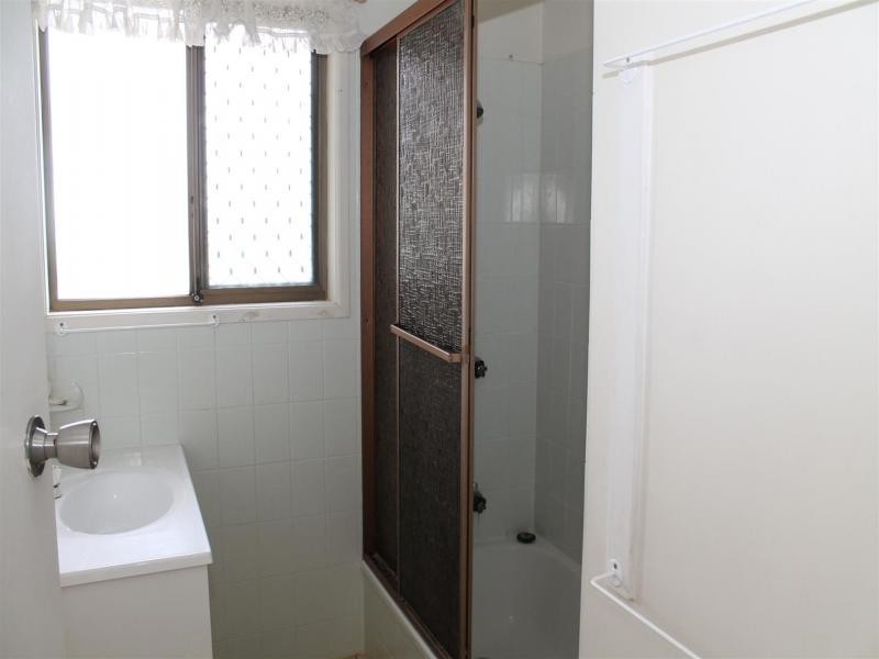 6 Bell Street, Walloon QLD 4306