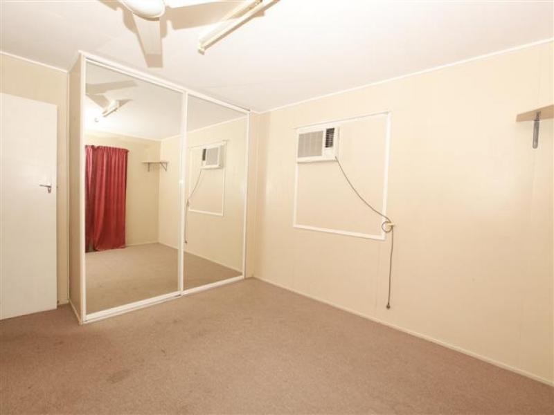 6 Queen Street, Walloon QLD 4306