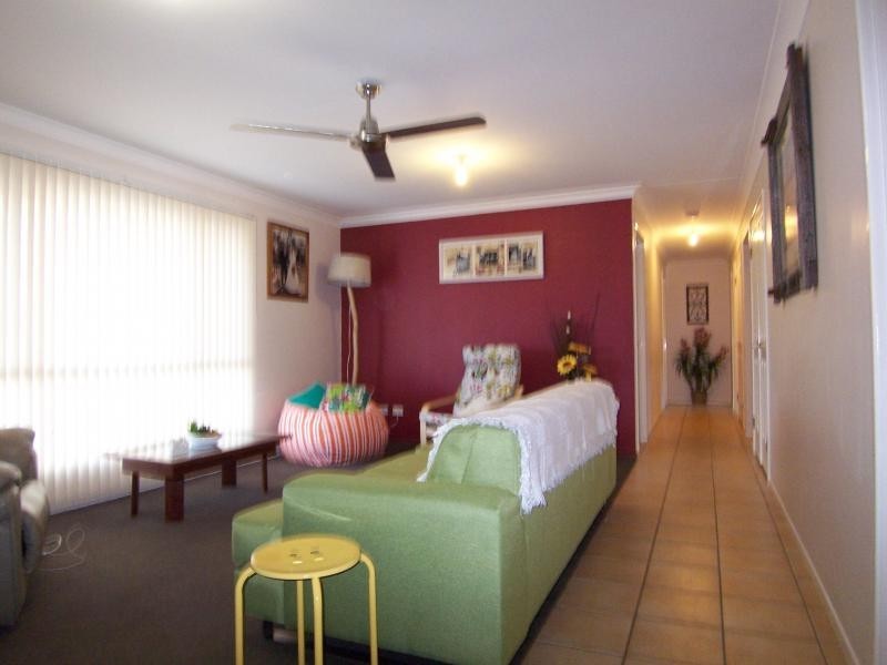 15 Ruby Cres, Willowbank QLD 4306