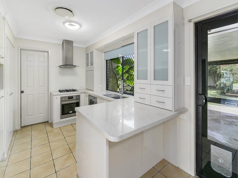 27 Dellvene Crescent, Rosewood QLD 4340