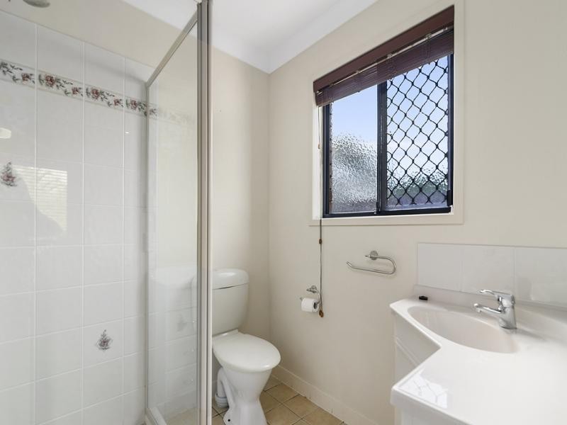 27 Dellvene Crescent, Rosewood QLD 4340