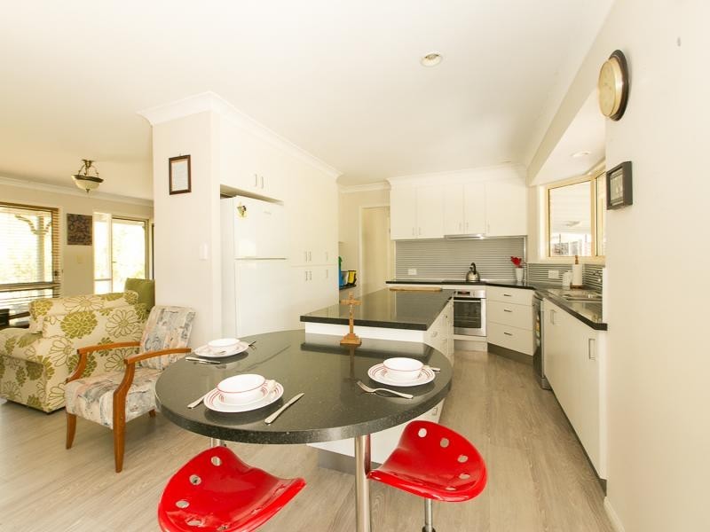 48 James Rd, Pine Mountain QLD 4306