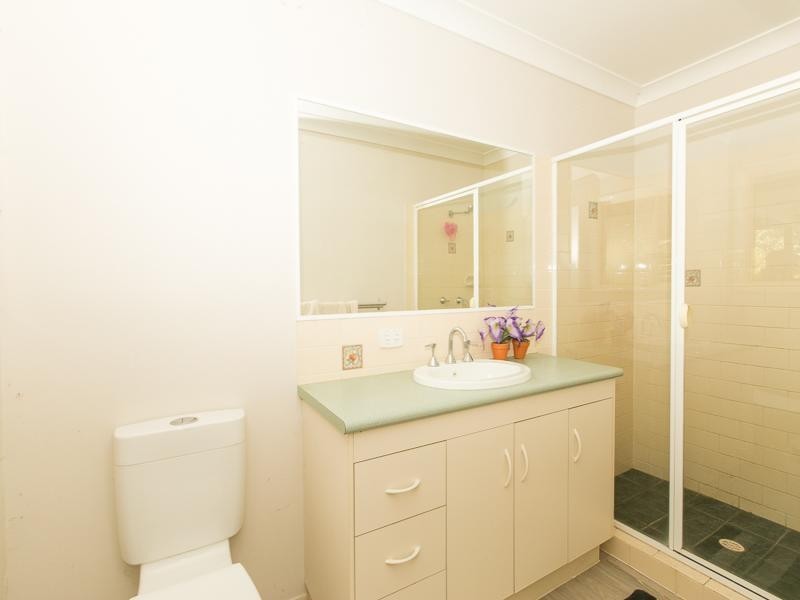 48 James Rd, Pine Mountain QLD 4306