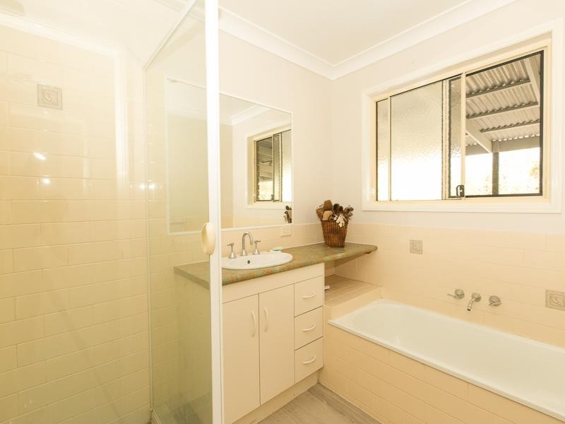 48 James Rd, Pine Mountain QLD 4306